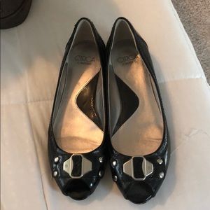 Peep toe flats